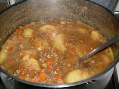  Scouse: Uma Sinfonia de Sabores e Conforto Numa tigela!